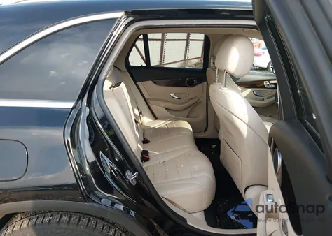 2019 Mercedes-Benz Glc 300 4Matic z USA, uszkodzony, nr VIN WDC0G4KB3KF575009